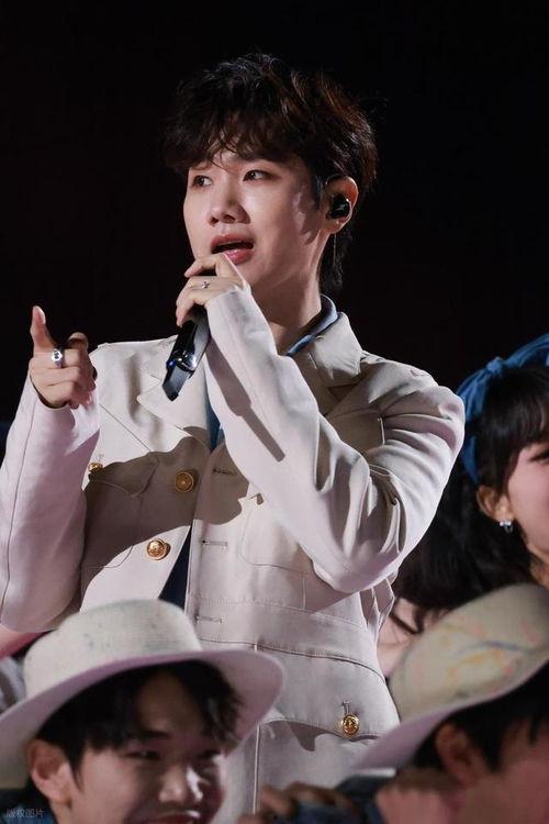 汪苏泷与张碧晨,汪苏泷与张碧晨跨界合作，共谱青春华章